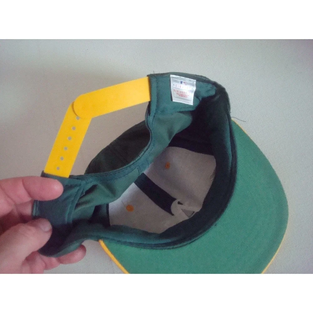 KIDS--- OAKLAND A'S   HAT CAP VINTAGE‎ DEADSTOCK A1